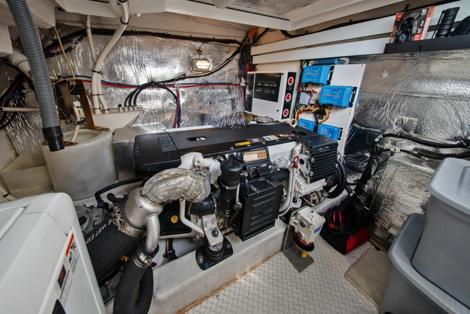2014 Cruisers Yachts 48 Cantius - Image 50