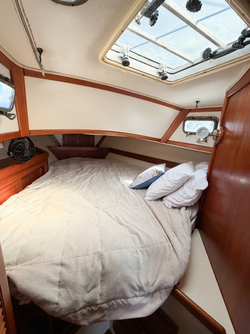 1998 Pacific Seacraft 37 - Image 45