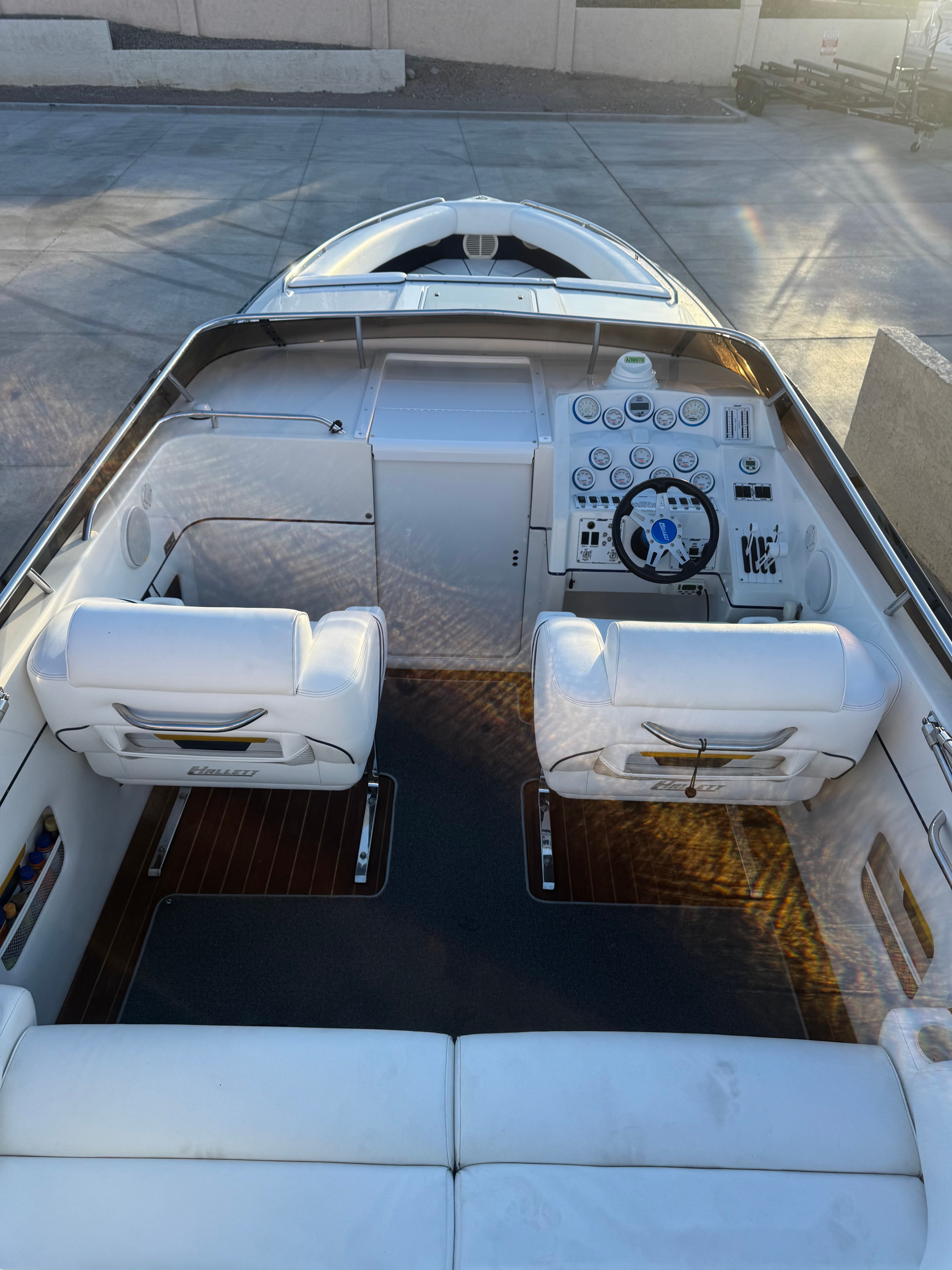 2001 Hallett 30T - 27