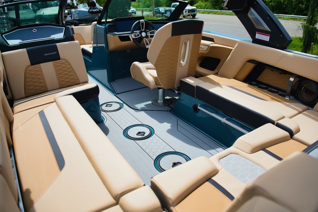 2025 MasterCraft X22 - 15