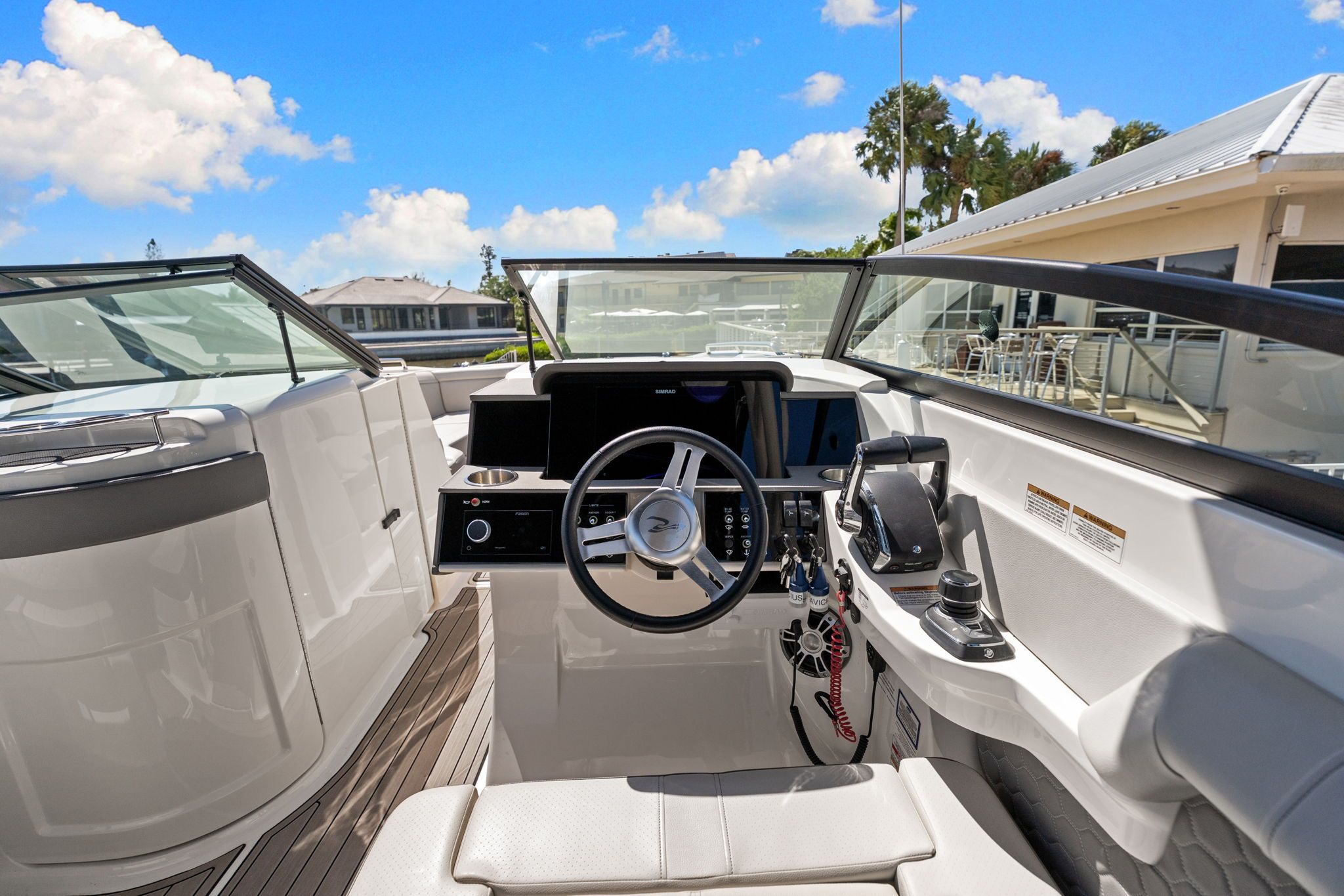 2023 Sea Ray SDX 290 Outboard - 19