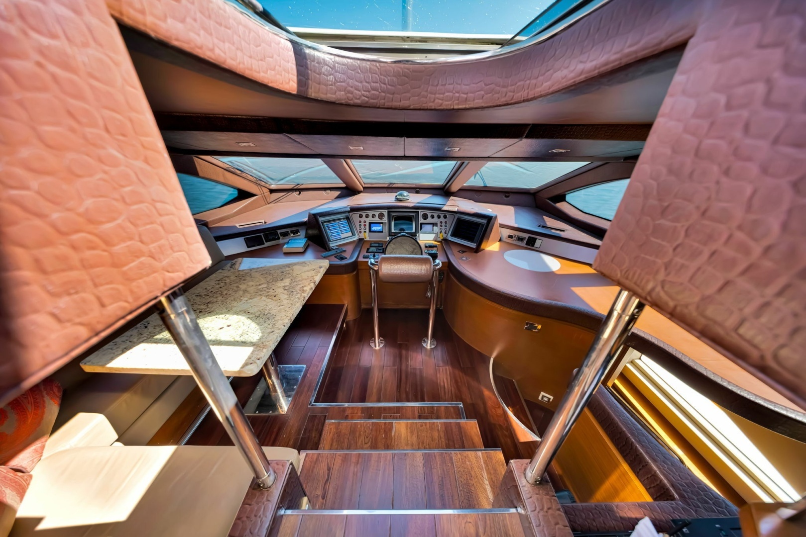 2005 Azimut 105 - Image 77