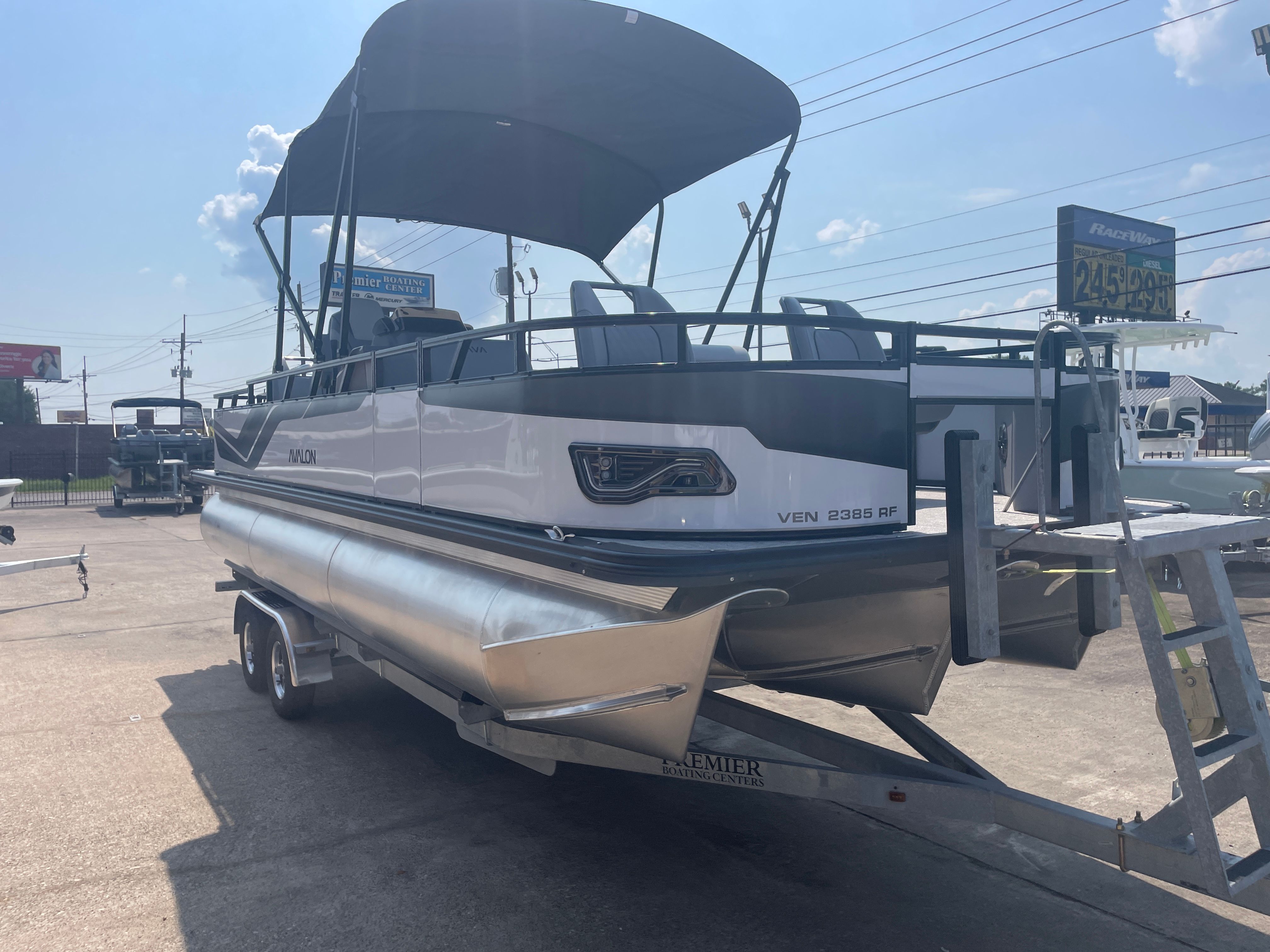 2025 Avalon Venture 85 Quad Fish - 23' - 6