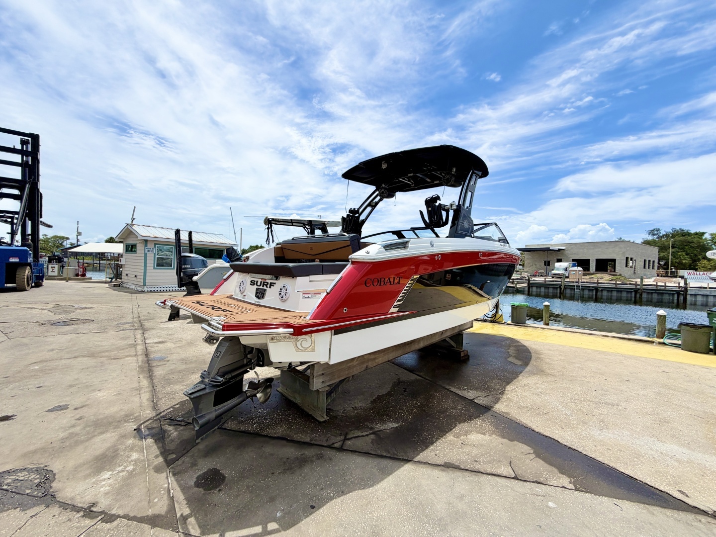 2024 Cobalt R8 Surf - Image 8