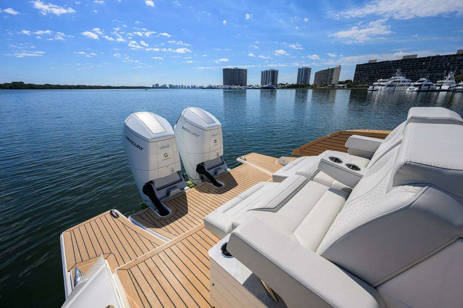 2022 Tiara Yachts 43 LE - Image 49