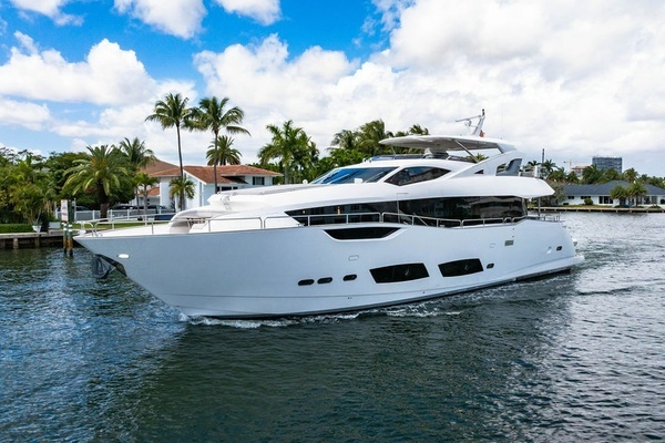 2019 Sunseeker 95 Motor Yacht