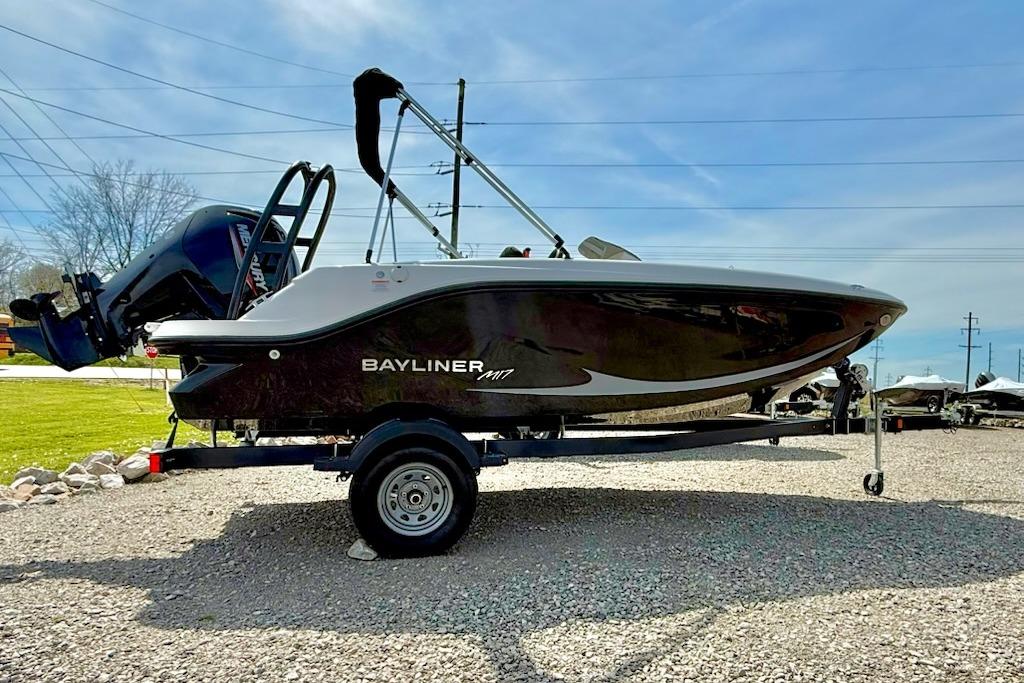 2026 Bayliner M17