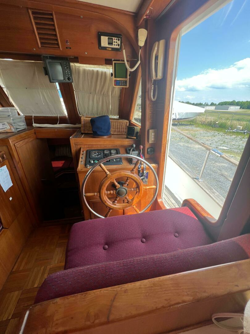 1987 Hershine Newburyport - Image 34