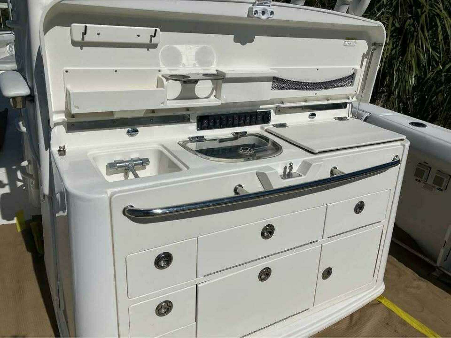 2016 Boston Whaler 350 Outrage - Image 80