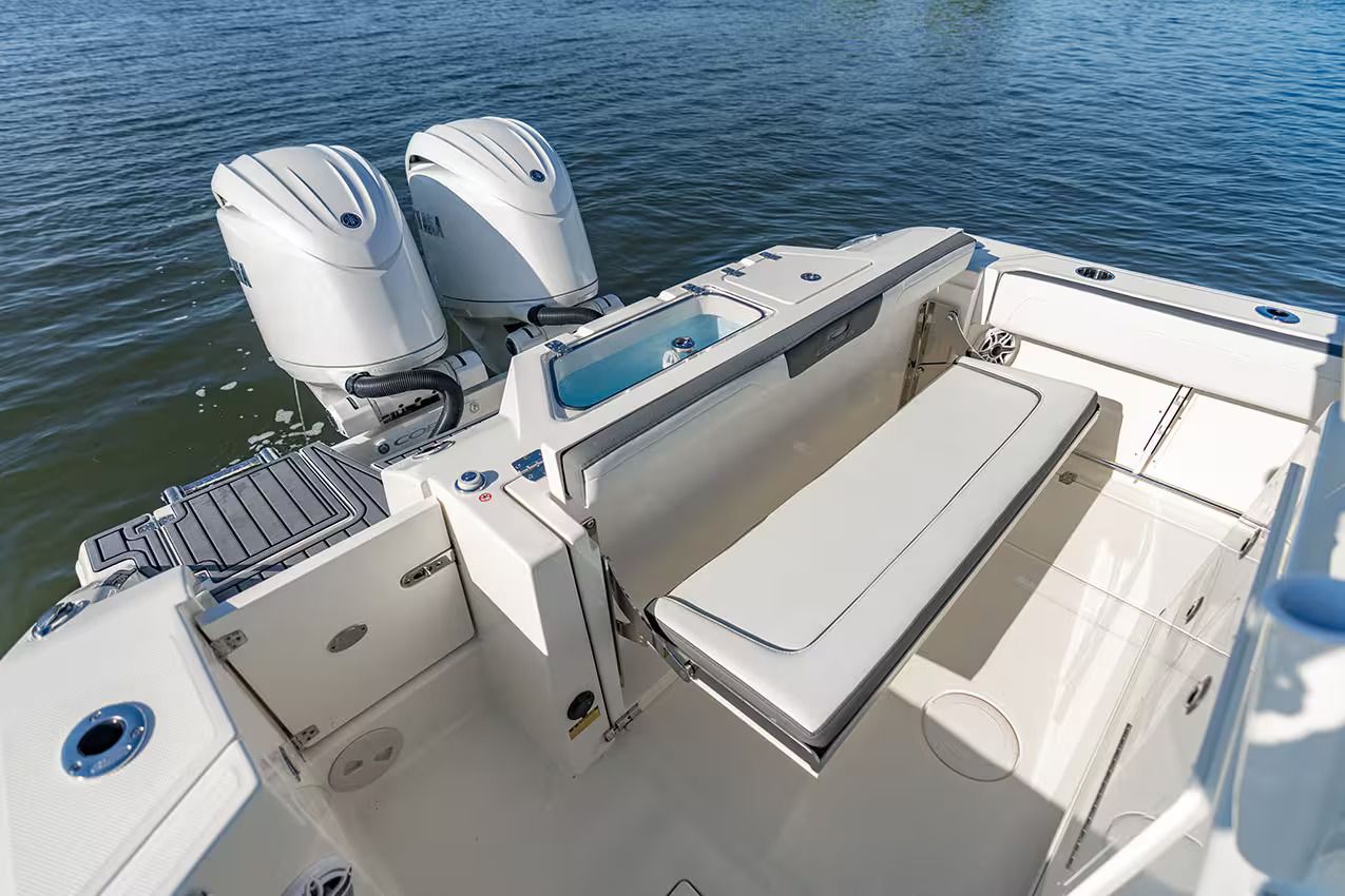 2027 Cobia 245 Center Console - 15