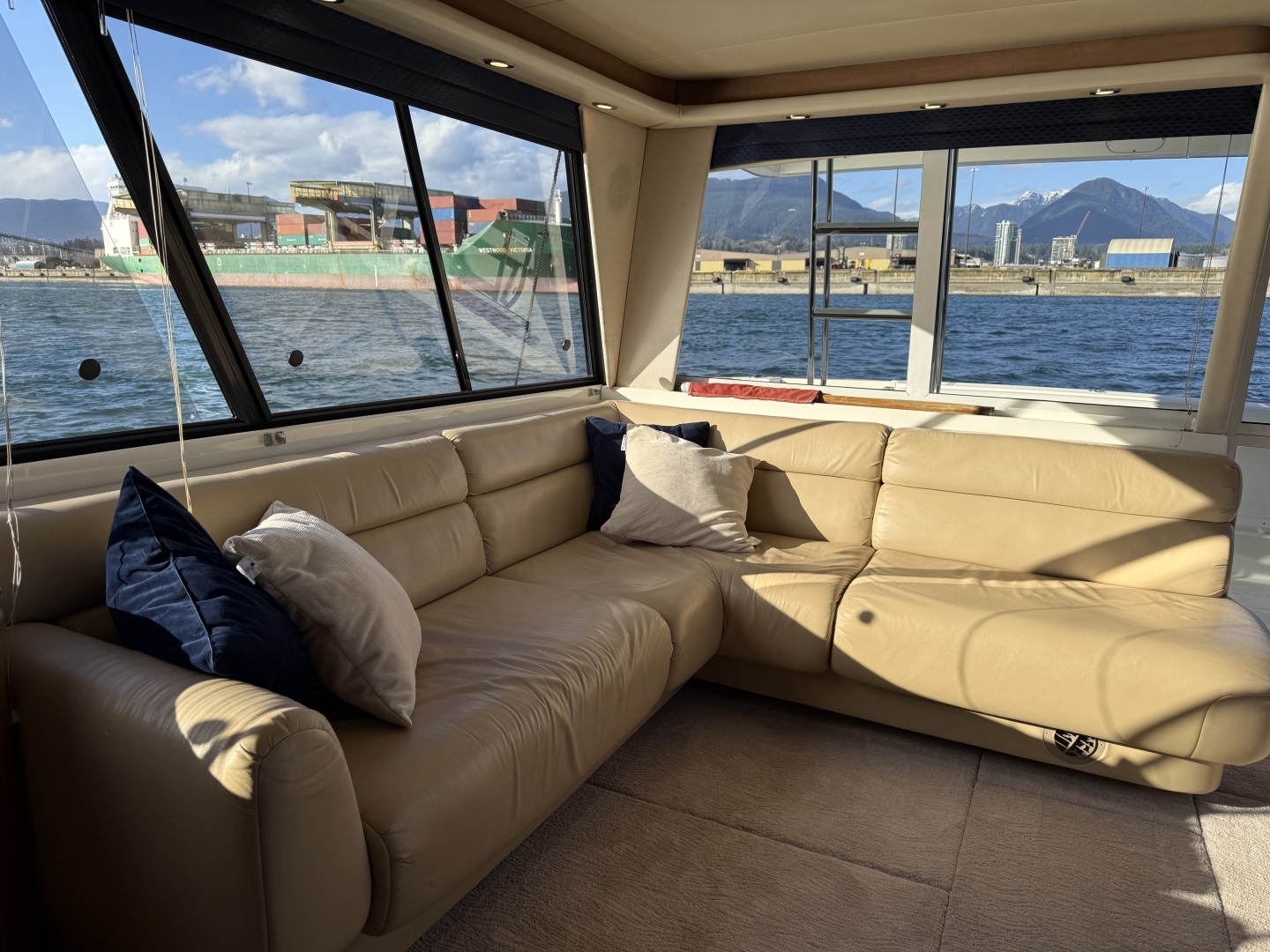 1998 Bayliner 4788 - Image 29
