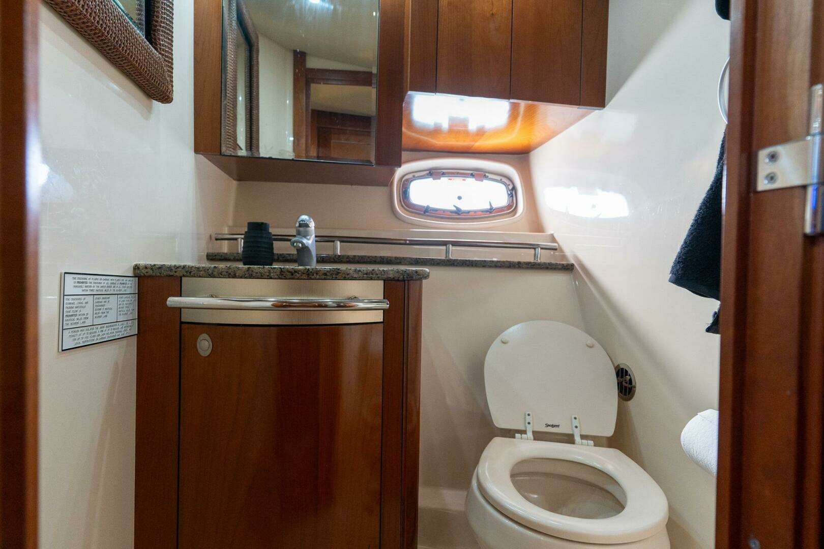 2005 Sea Ray 48 Sundancer - Image 36