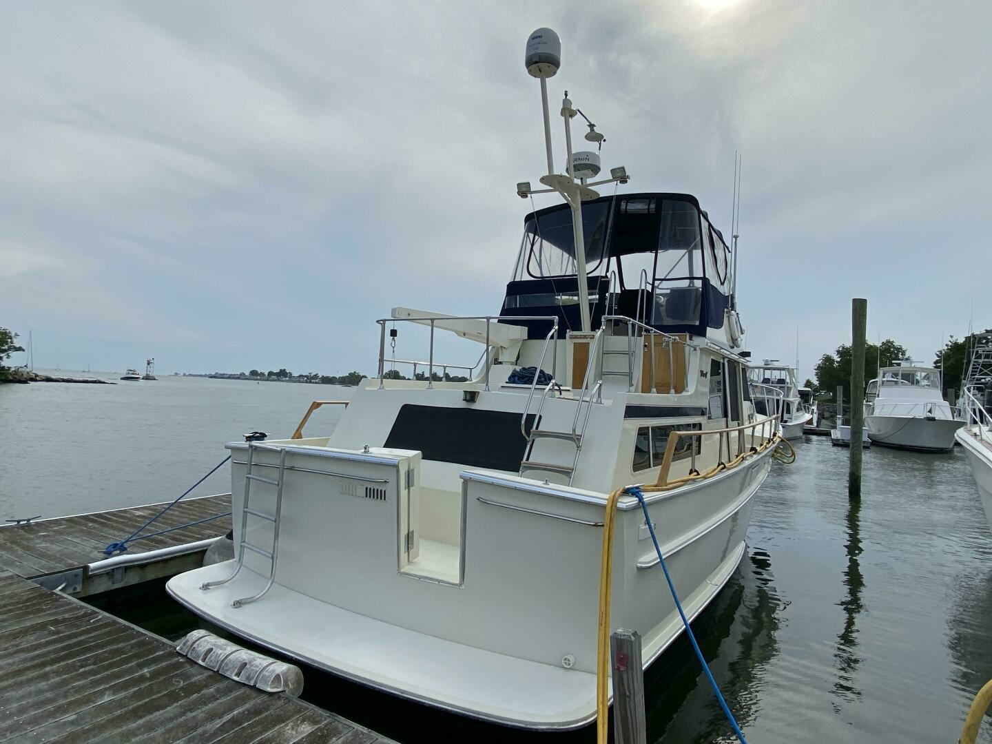 1983 Tollycraft Aft Cabin - Image 5