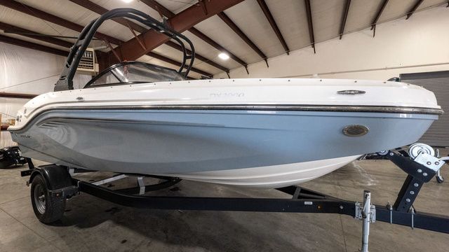2023 Bayliner DX 2000
