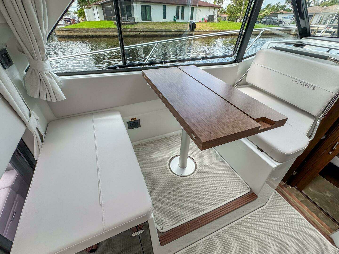 2026 Beneteau Antares 9 - Image 19