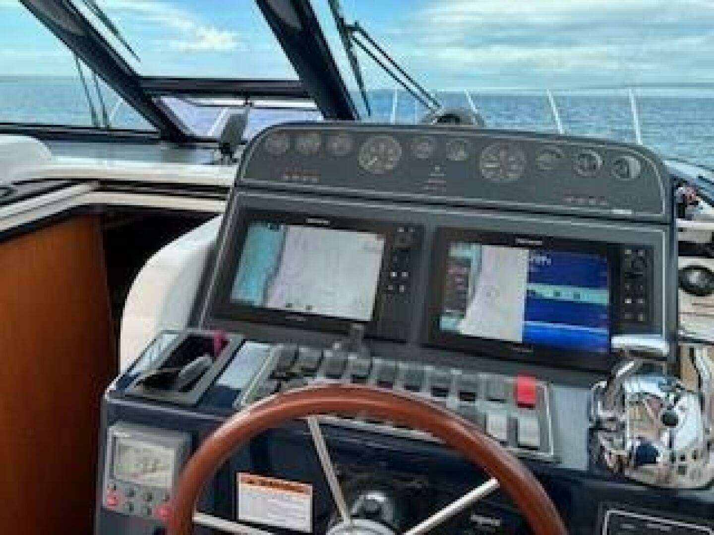 2005 Tiara Yachts 3200 OPEN - Image 32