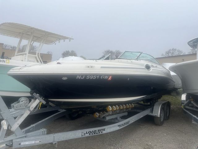 2005 Sea Ray 240 Sundeck