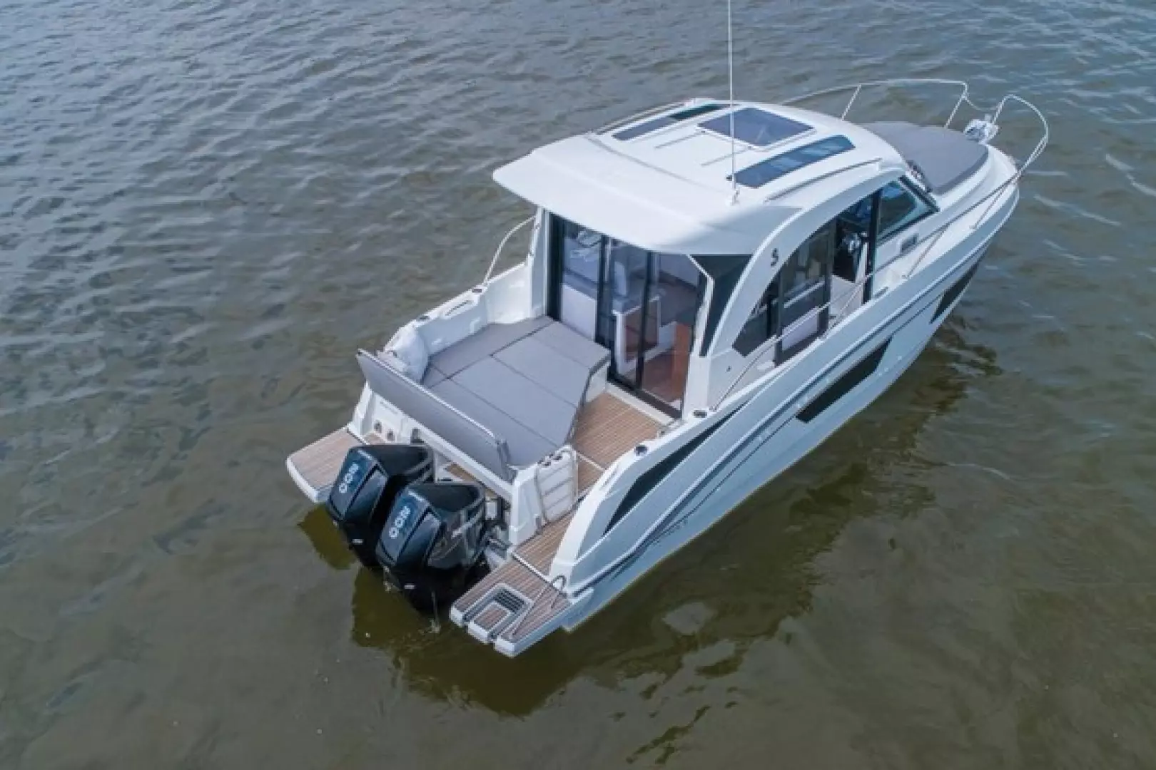 2025 Beneteau Antares 9 - Image 17