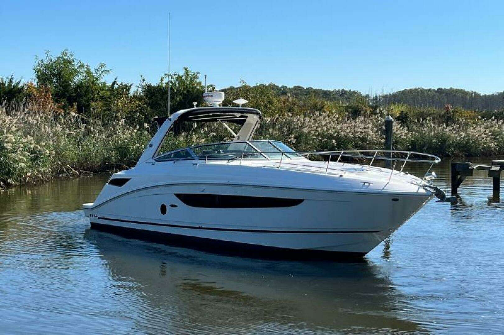 2014 Sea Ray Sundancer 350 - Image 2