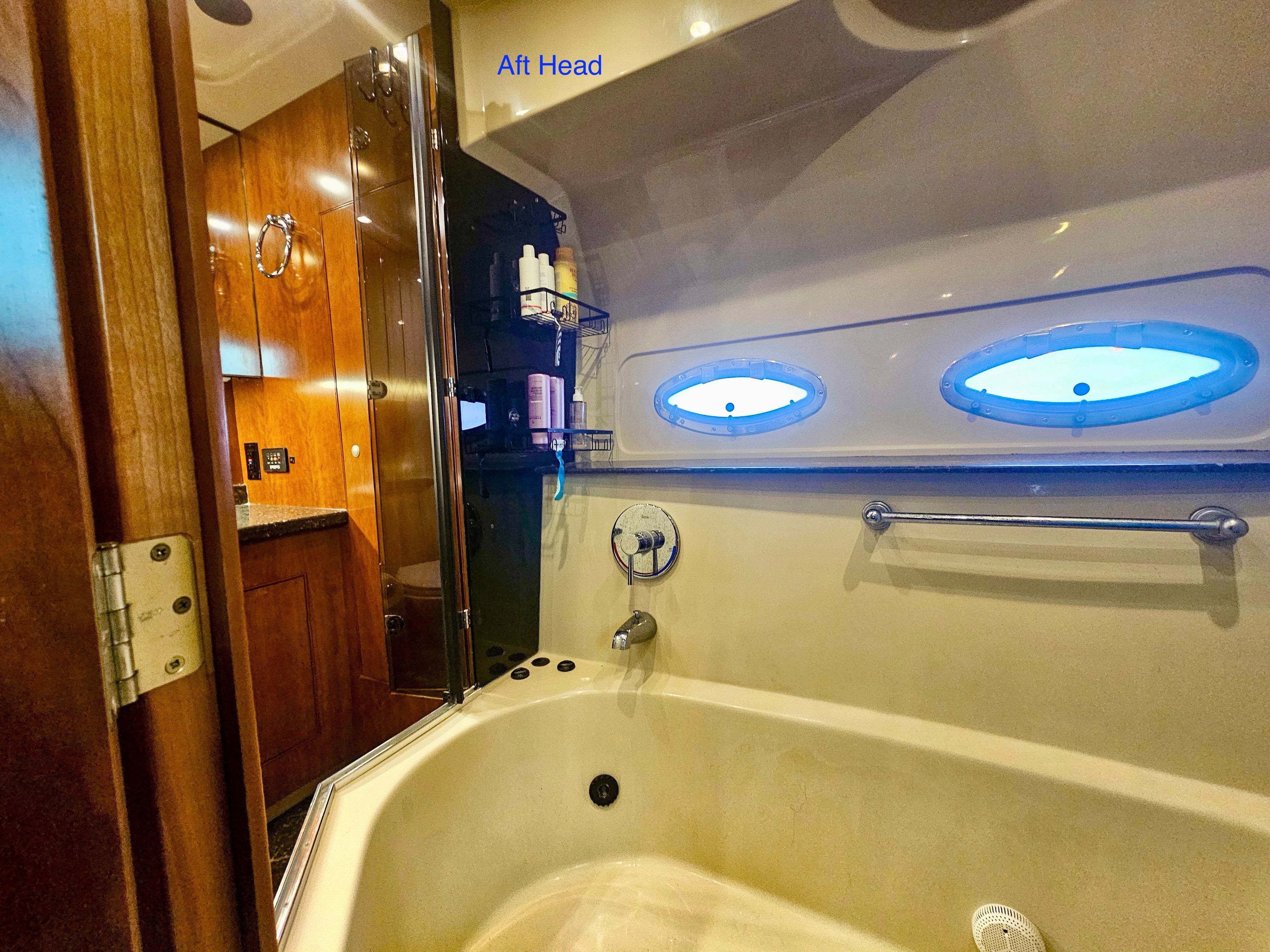 2008 Cruisers Yachts 455 Express Motoryacht - 39