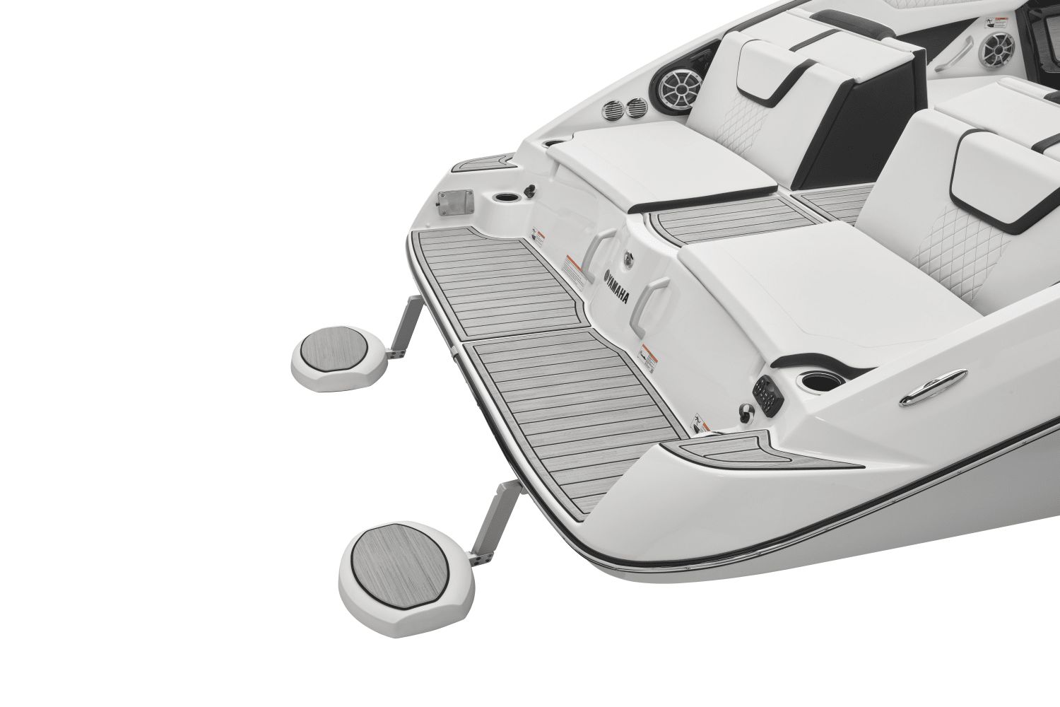 The image shows the stern of a Yamaha 222SD boat with two fold-out seats.