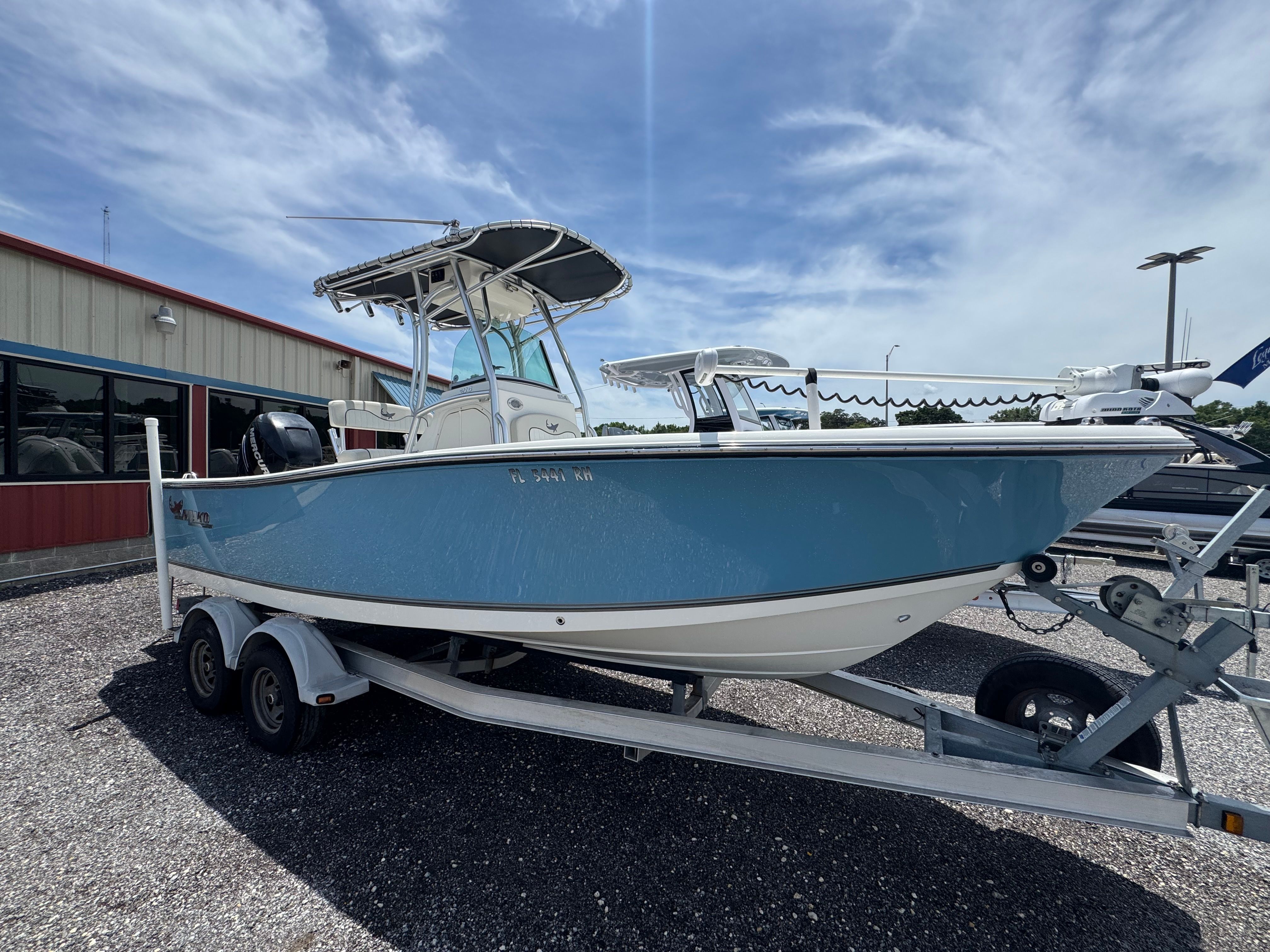 2015 Mako 214 Center Console