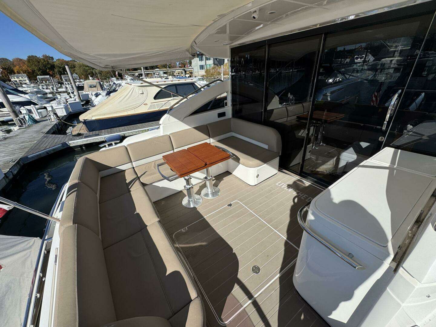 2015 Princess V52 - Image 3