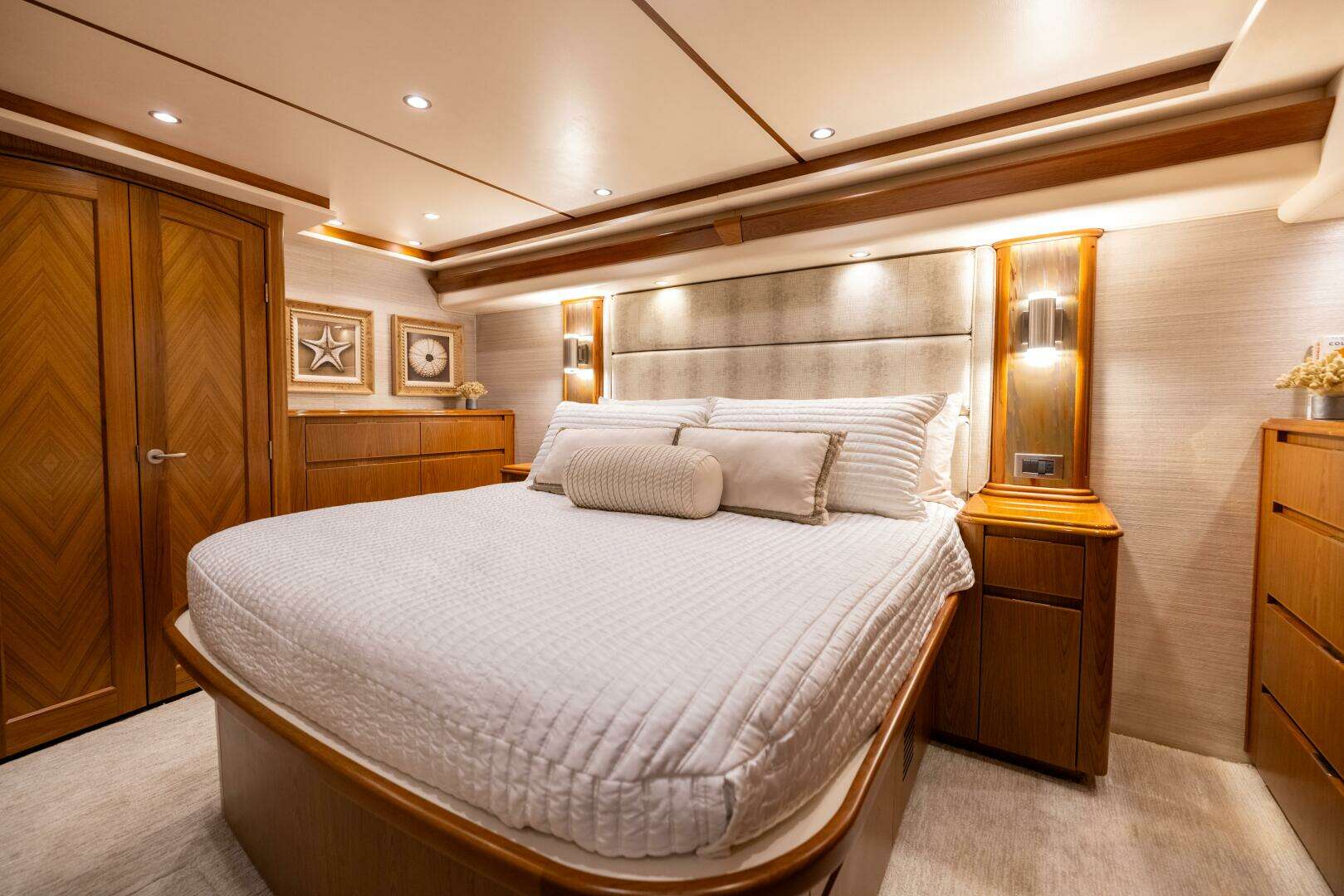 2011 Viking 70 Convertible - Image 57