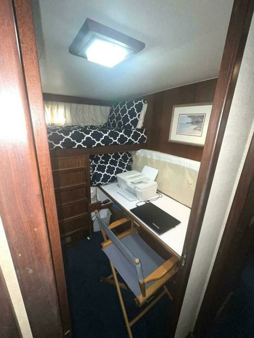1981 Hatteras 48 Motoryacht - Image 16