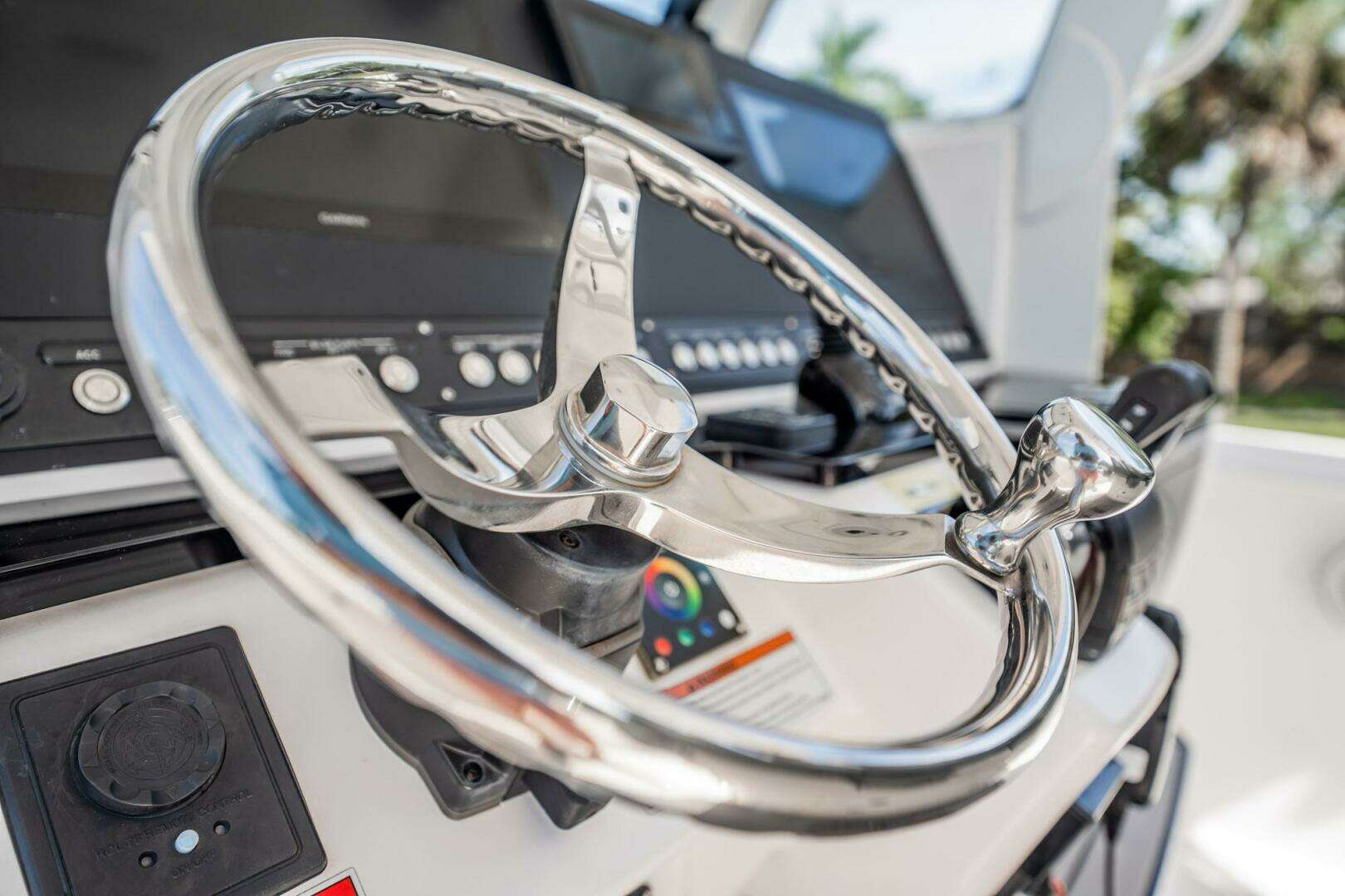 2021 Everglades 335 Center Console - Image 33