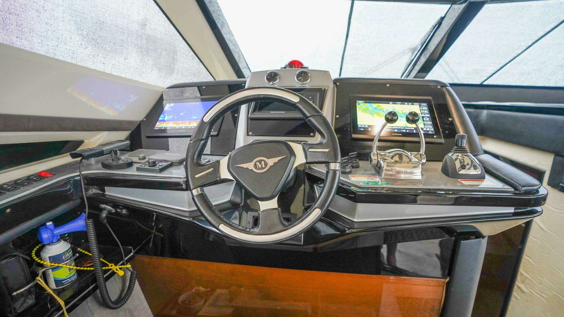 2009 Marquis 500 Sport Bridge - Image 17