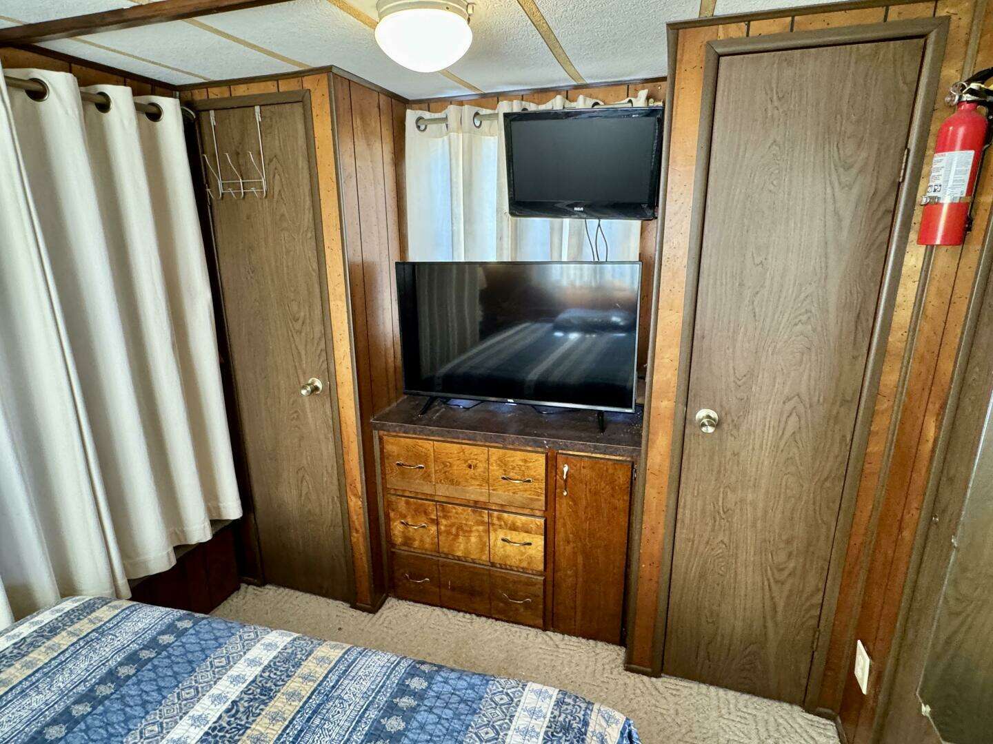 1977 Sumerset 14 x 58 Aluminum Hull Houseboat with Catwalks - Image 63