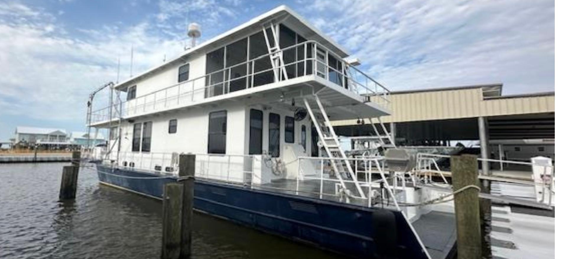 2003 Custom Houseboat