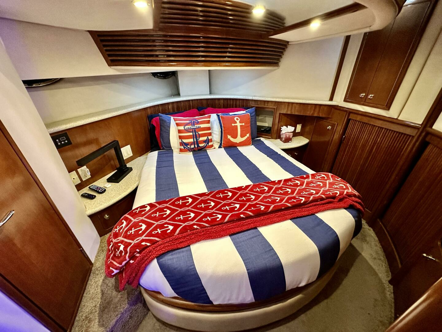 1999 Carver 450 Pilothouse - Image 43