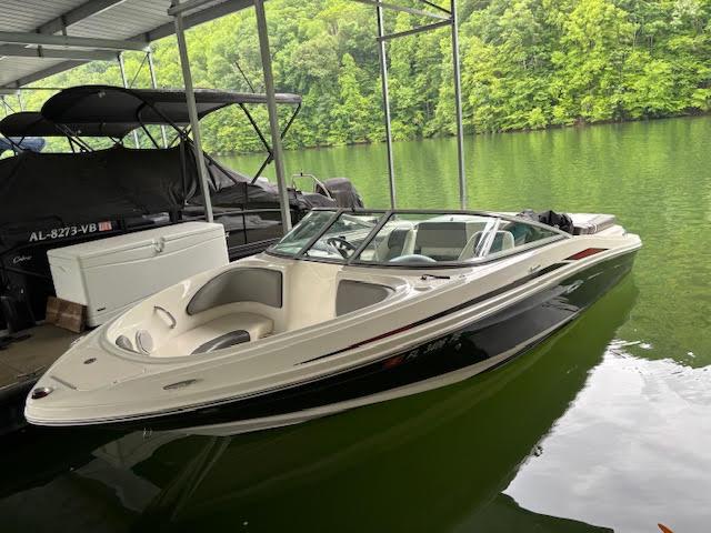 2011 Sea Ray 205 Sport