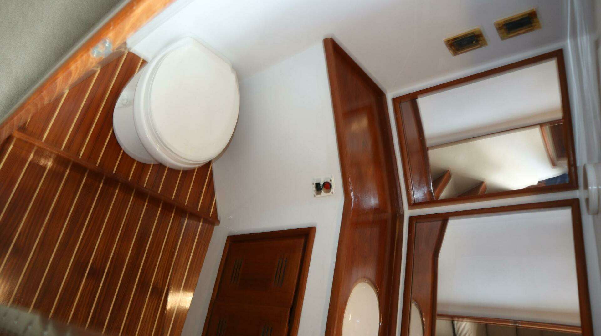 2002 Miller Marine 38 Open - Image 9