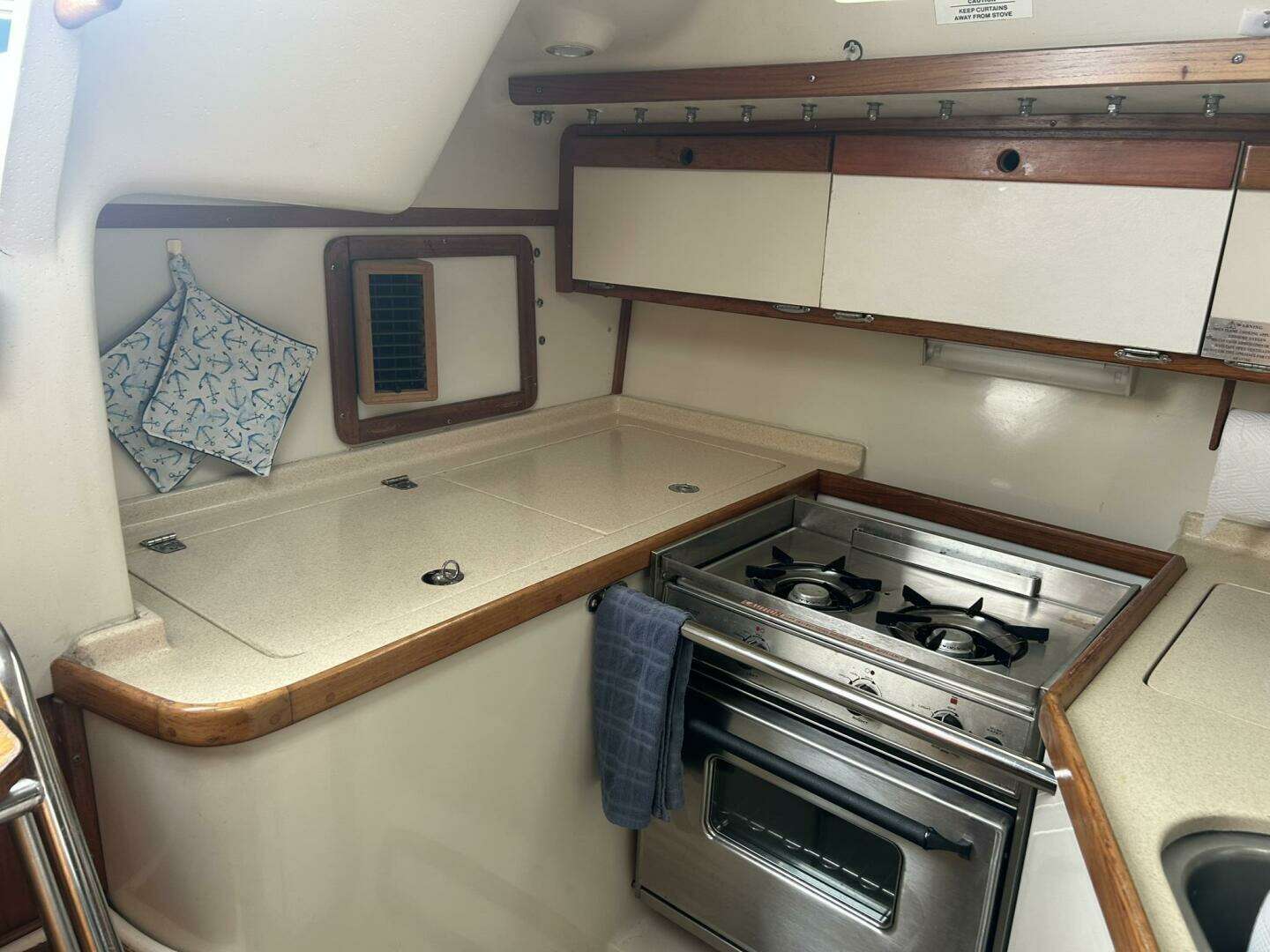 1995 Catalina 320 - Image 10