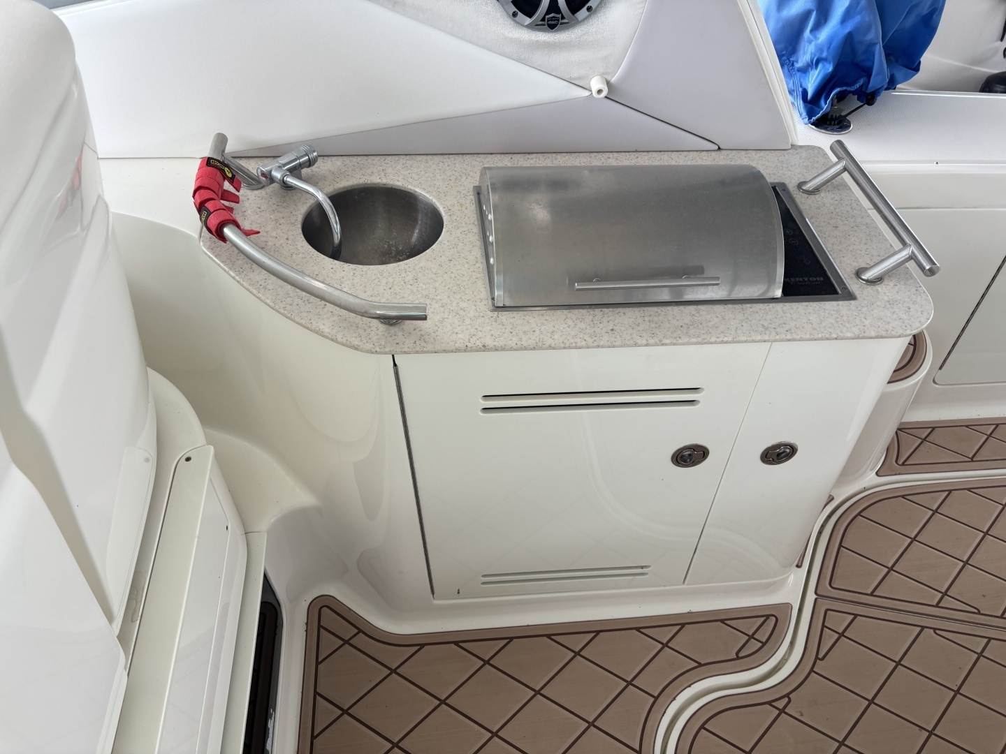 2010 Sea Ray 370 Sundancer - Image 19