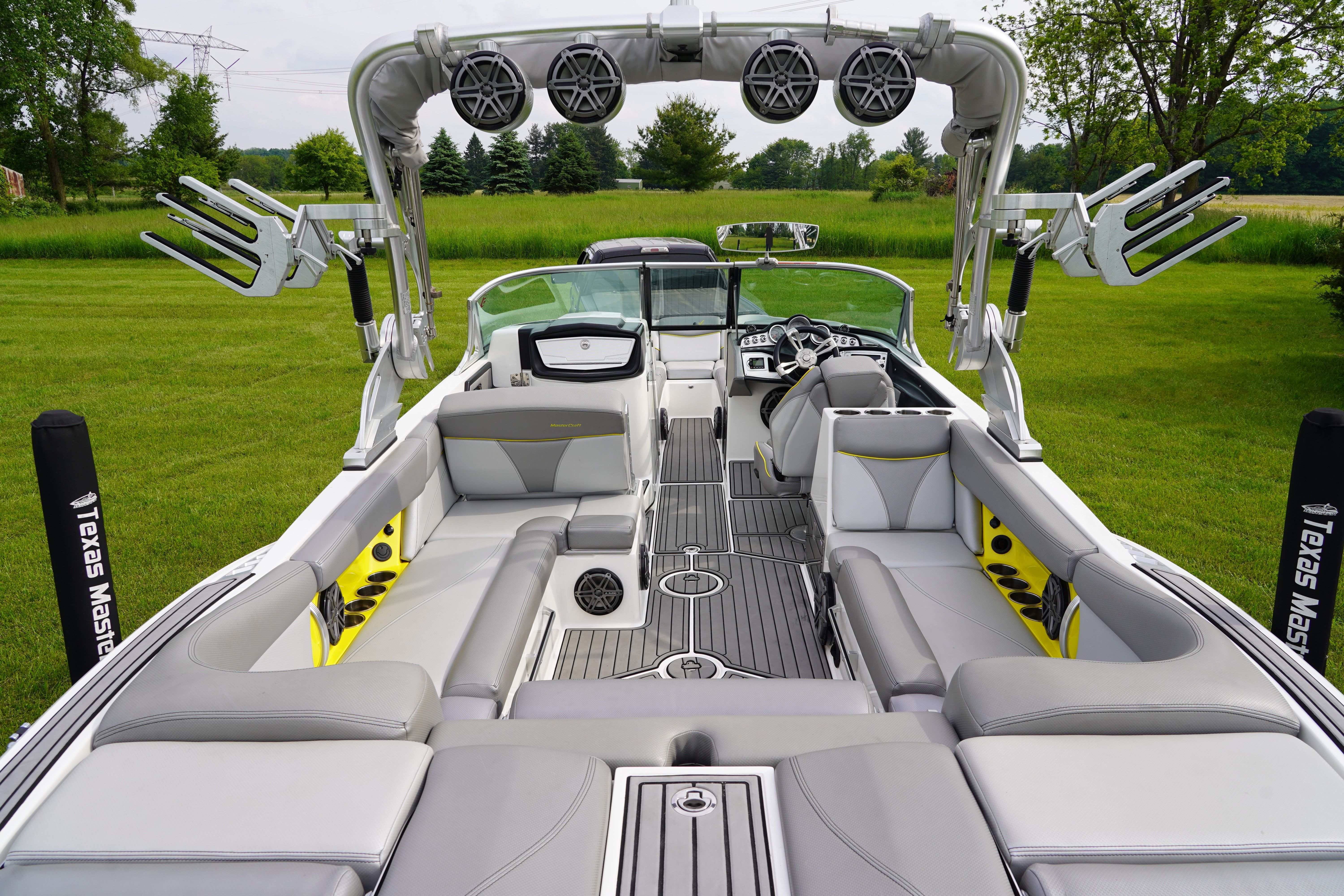 2016 MasterCraft X26 - 11