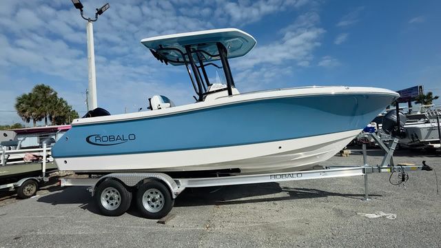 2026 Robalo R230 Center Console - 5
