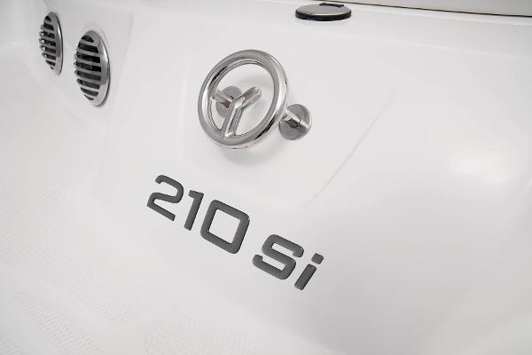 2023 Tahoe 210 Si - 60