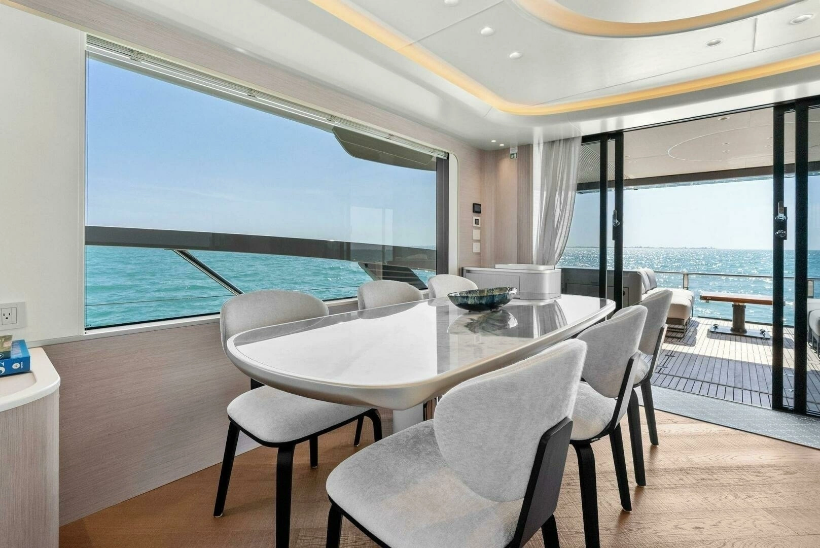 2026 Absolute 70 Navetta - Image 14