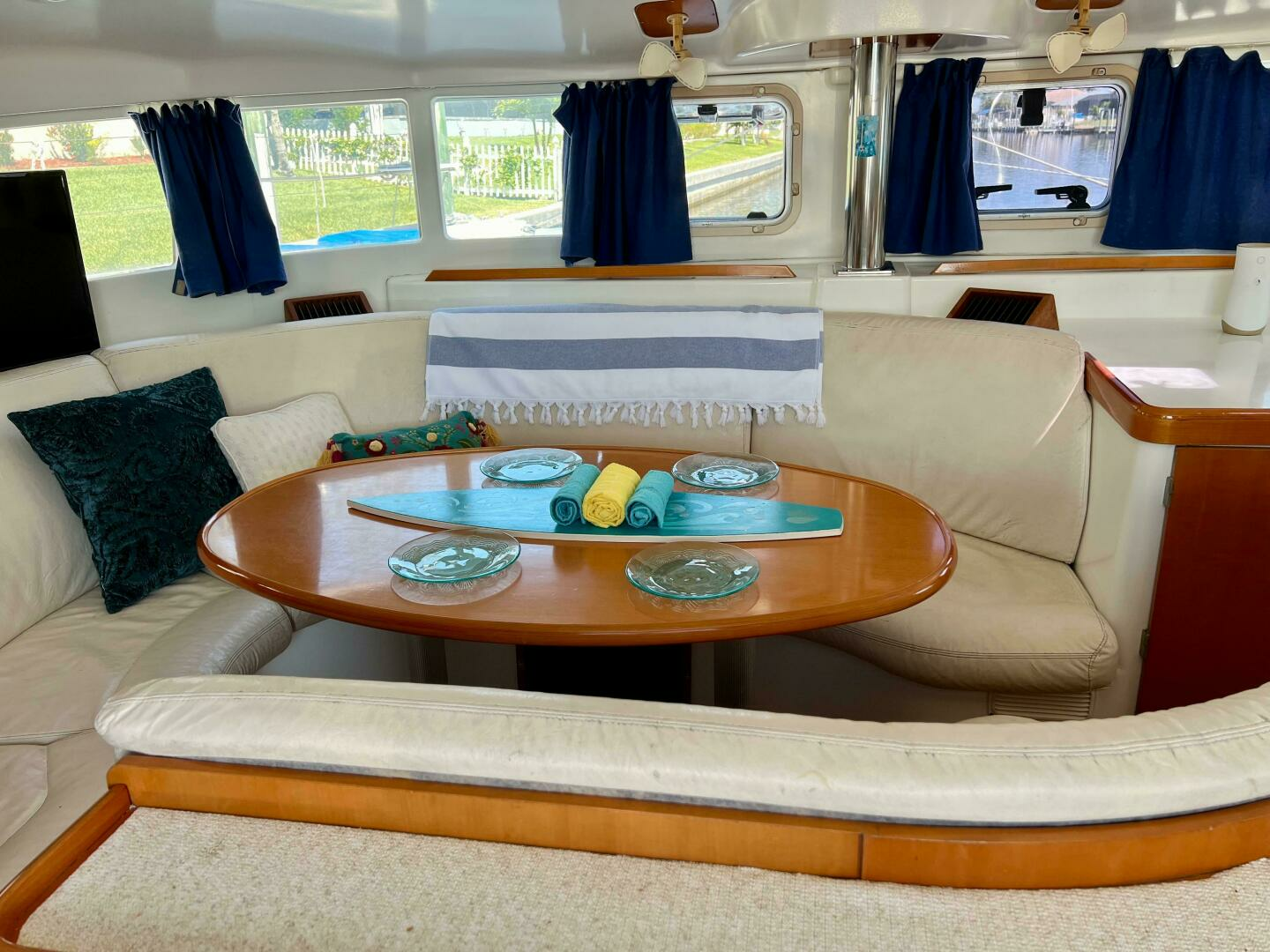 2002 Lagoon 410 - Image 6