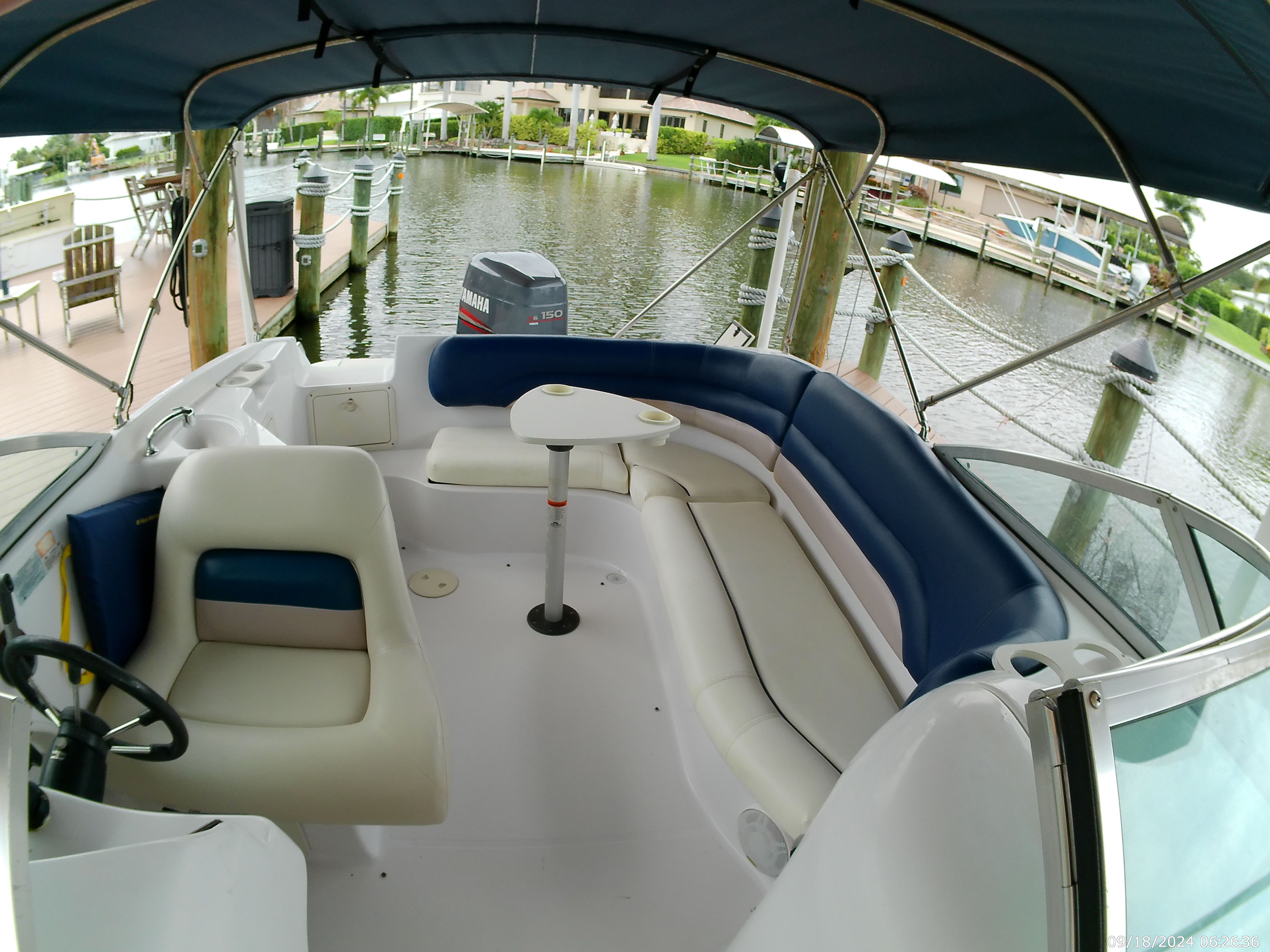 2000 Godfrey / Hurricane Sundeck 237 I/O - 25