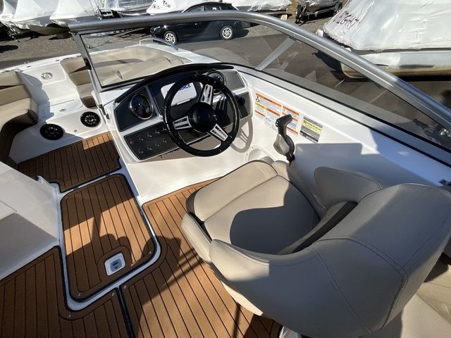 2021 Hurricane SunDeck 191 OB - 10