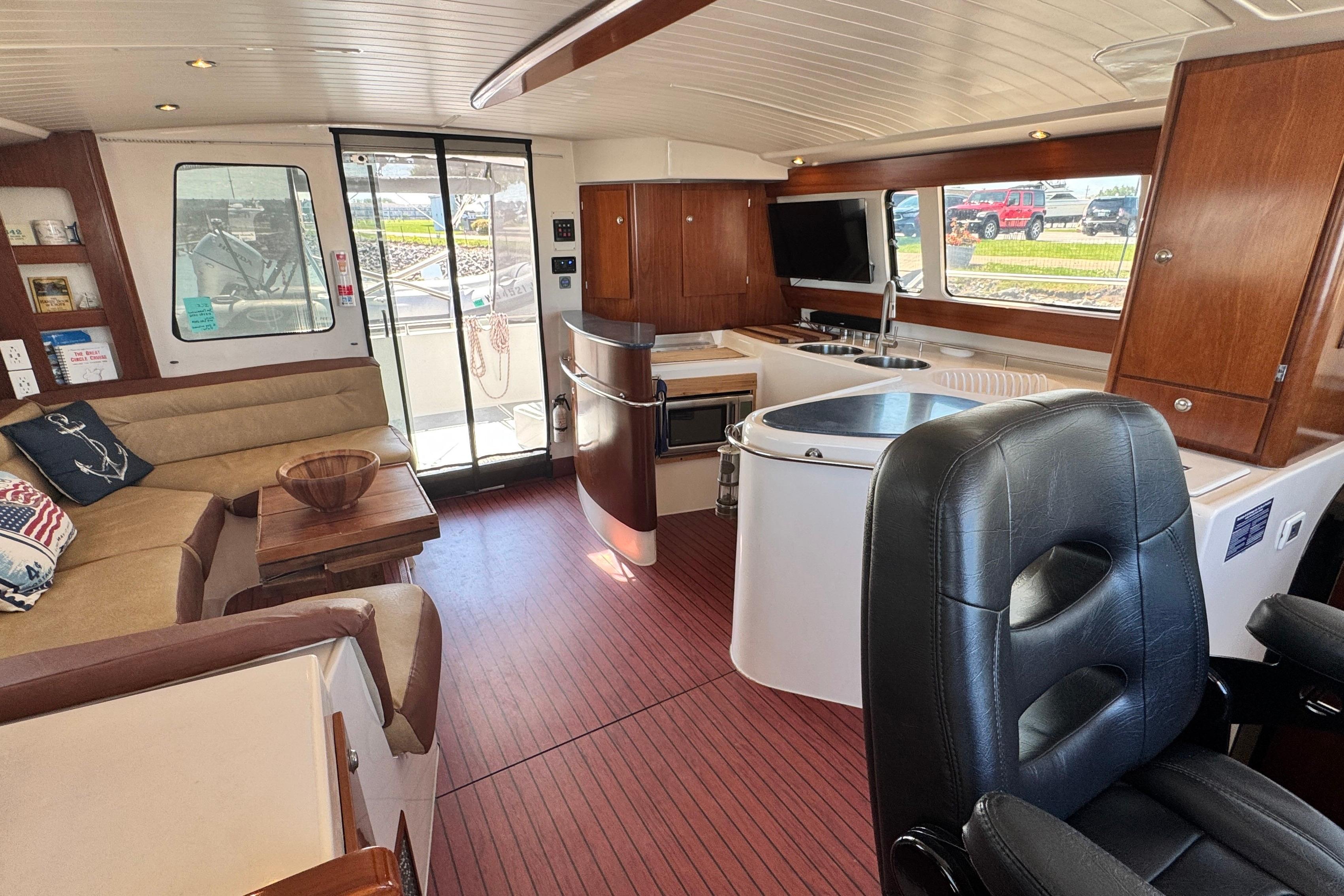 Salon Looking Aft