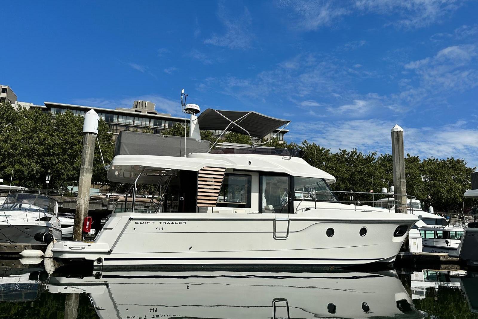 2022 Beneteau Swift Trawler 41 Fly