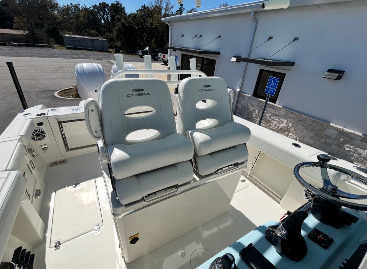 2026 Cobia 285CC - 14