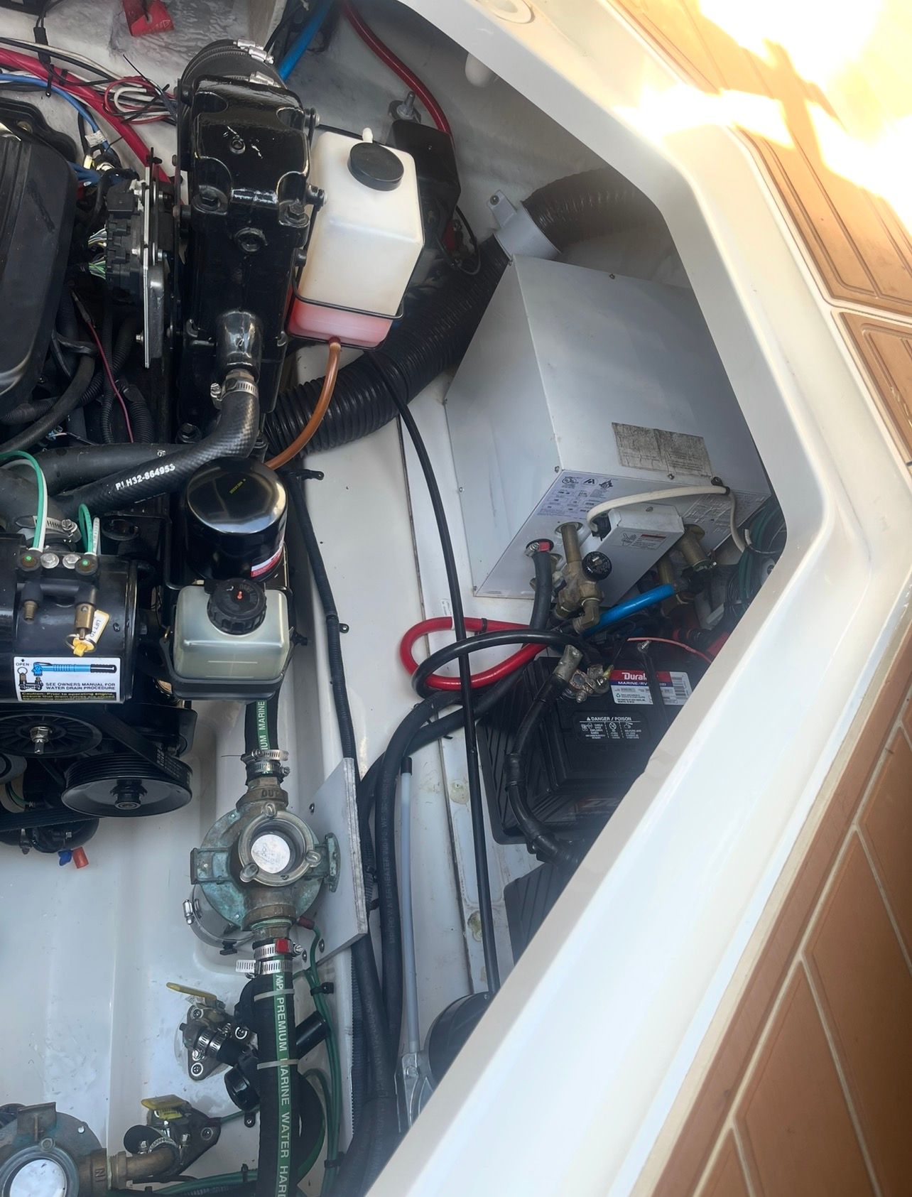 Engine compartment of a 2006 Sea Ray 270 Amberjack boat.