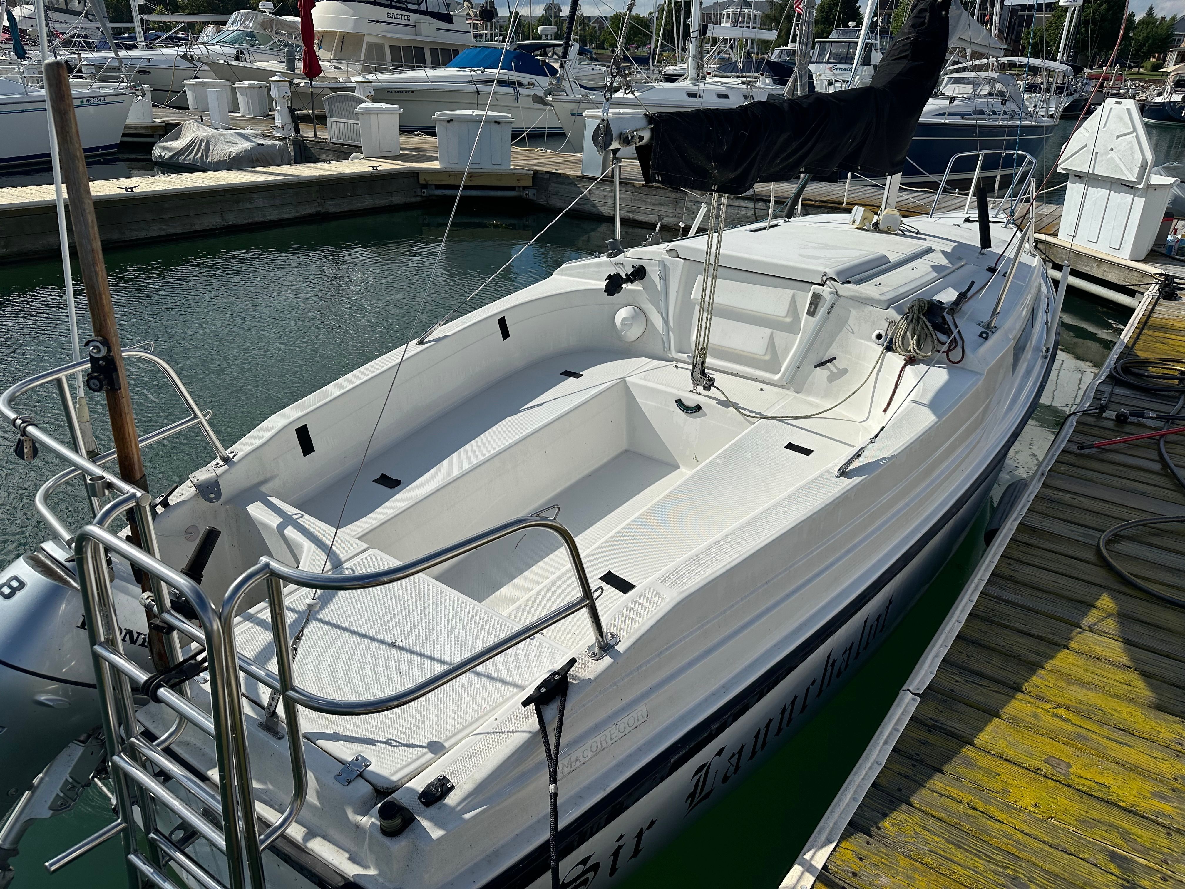 1994 MacGregor 26M - 2